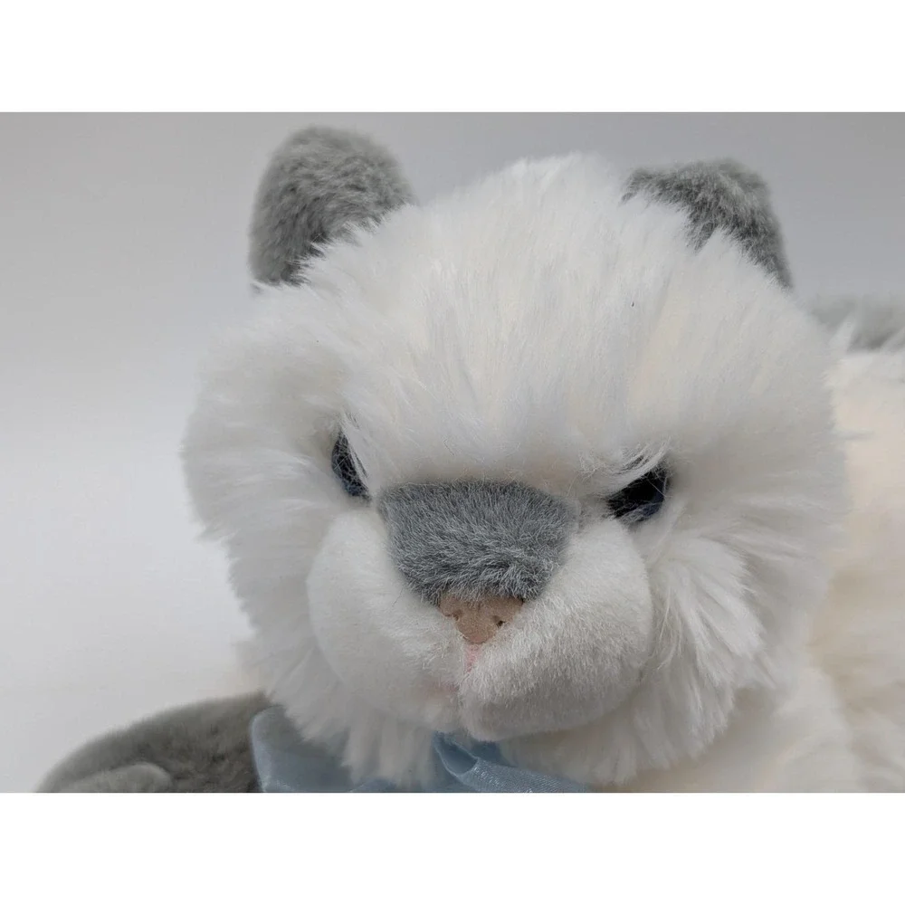 Showtime White Gray Cat Plush‎ Kitten Mandalay Resorts 2004 7 Inch Tall Stuffed